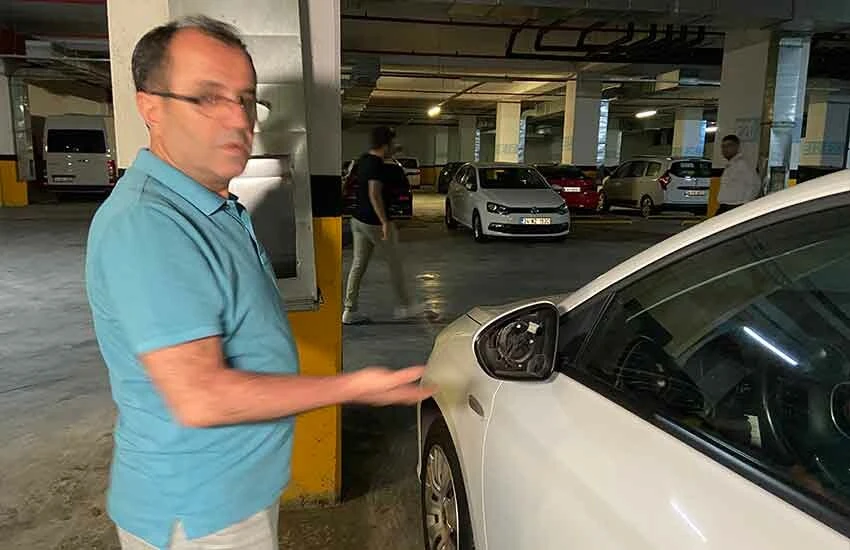İSPARK otoparkına saldırı! 15 aracın camını taşla kırıp kaçtılar