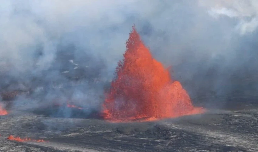 ABD'nin en ölümcül orman yangınının ardından Hawaii'de yanardağ patlaması