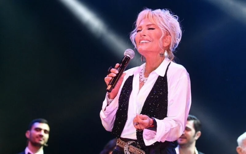 Meğer yıkamıyormuş... Bakım sırrını açıklayan 74 yaşındaki Semiramis Pekkan şaşırttı!