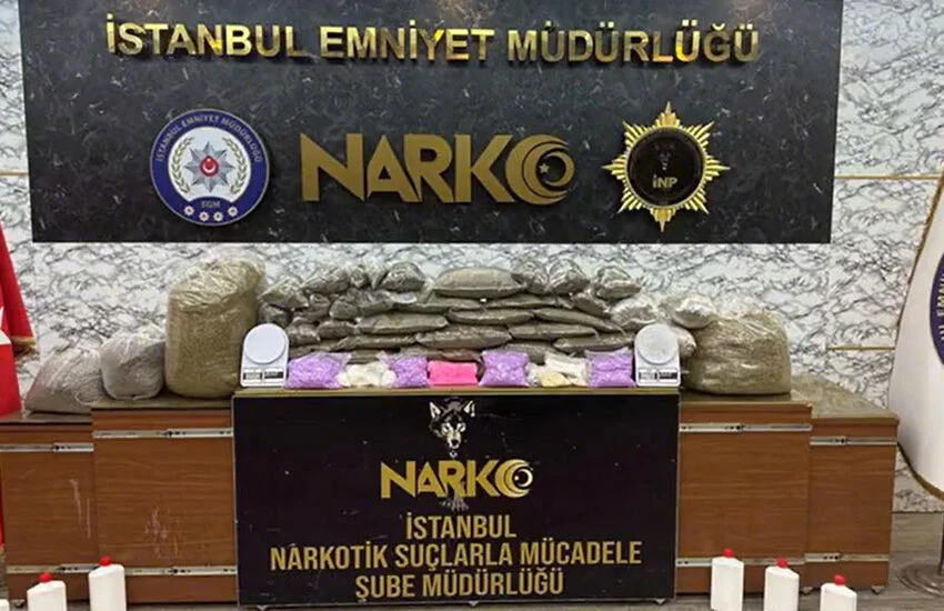 İstanbul'da düzenlenen uyuşturucu operasyonunda çok sayıda şüpheli gözaltına alındı.