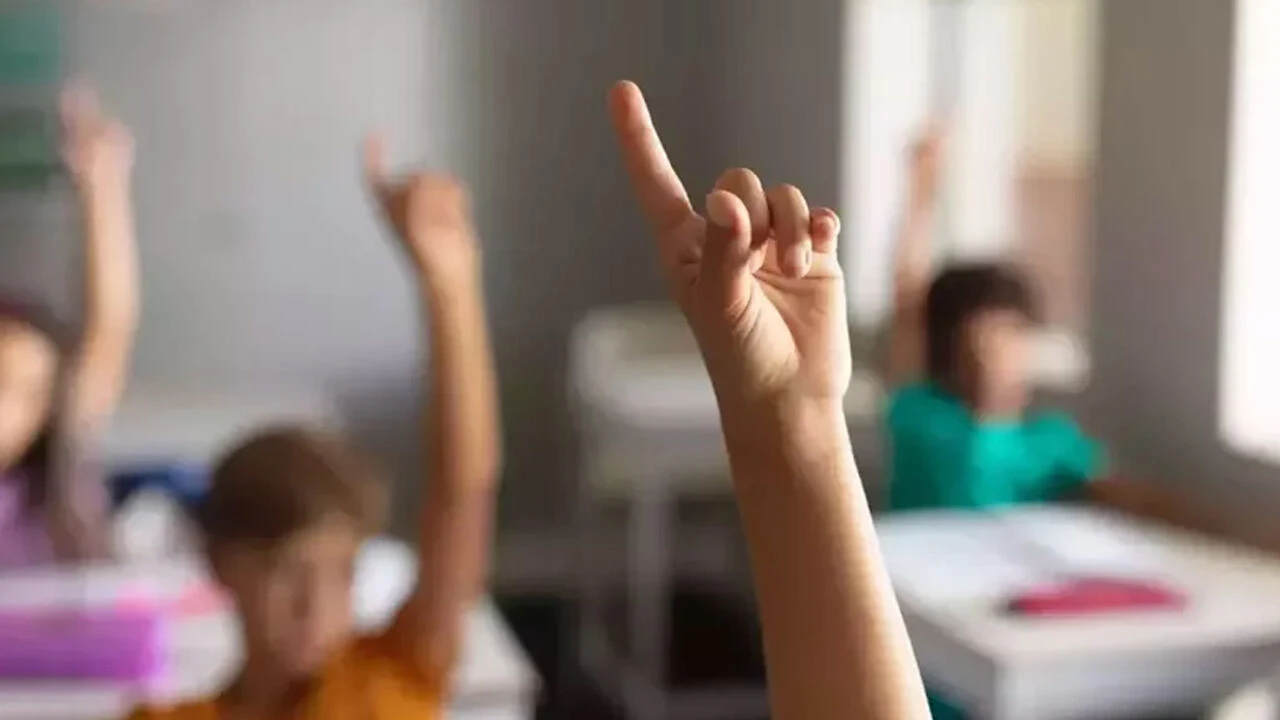 Yeni dönemin ilk zili çaldı! Milyonlarca öğrenci okul yolunda