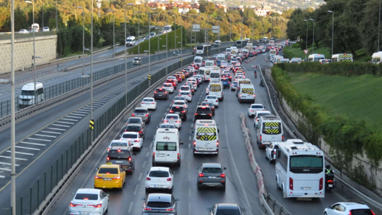 İstanbul trafiğinde okul yoğunluğu