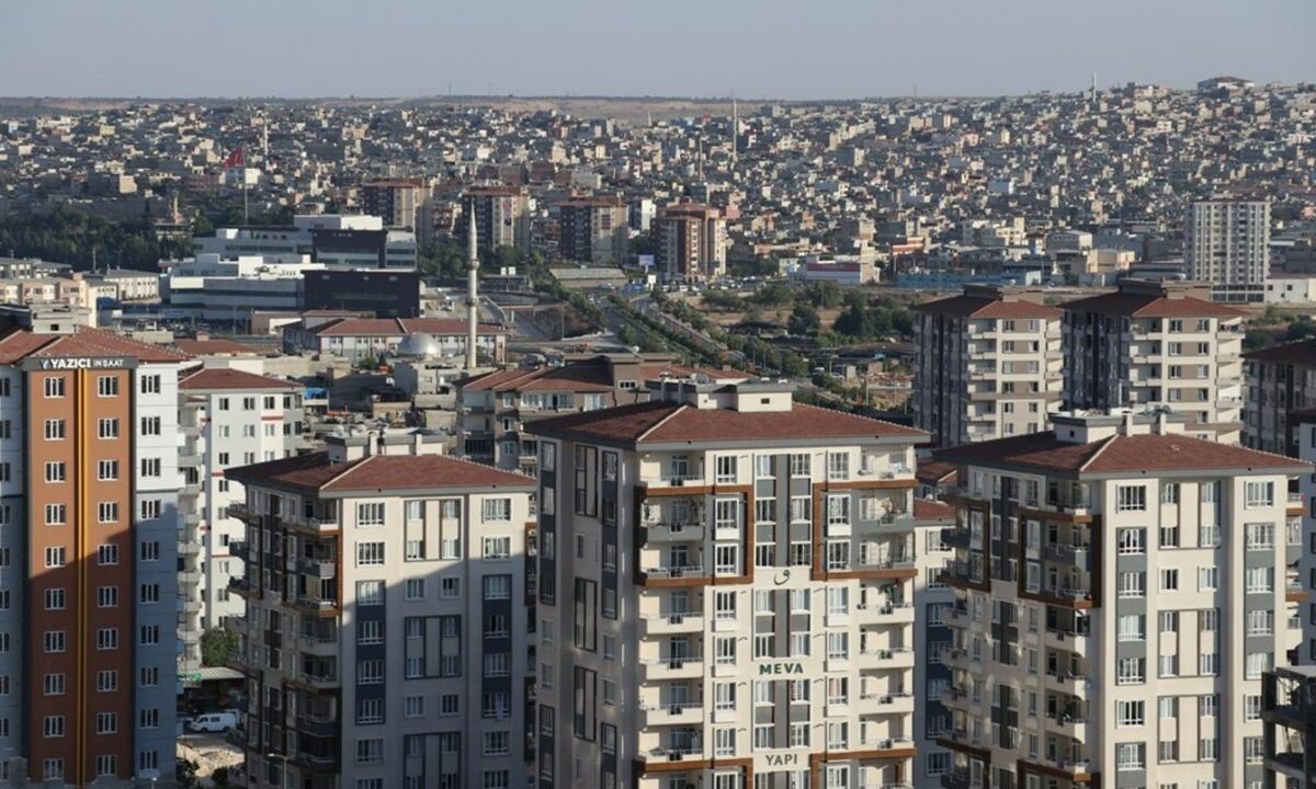 Hükümetten konut fiyatlarını düşürecek hamle! Bakan Özhaseki açıkladı: Yeni plan devreye alınıyor, imar yasası çıkarılacak