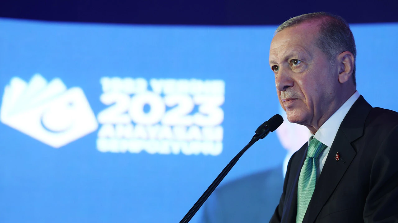 Son dakika! Cumhurbaşkanı Erdoğan siyasi partilere Ulucanlar'dan seslendi! Yeni anayasa için tarihi çağrı