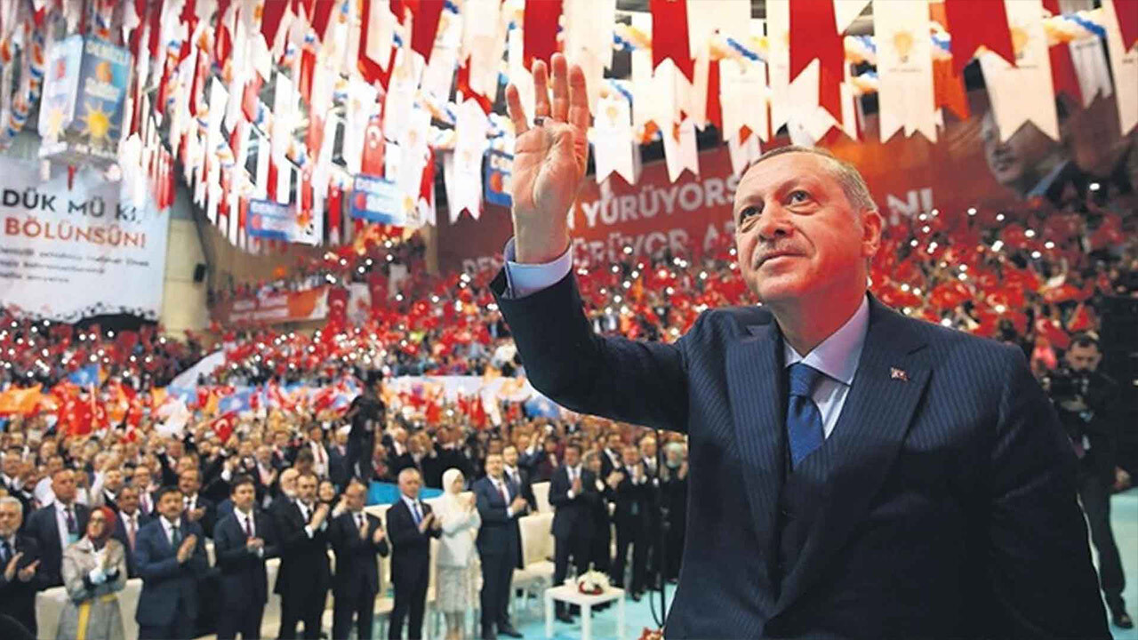 AK Parti&#039;de kongrenin ana teması belli oldu: Türkiye Yüzyılı için hep yeni hep ileri 