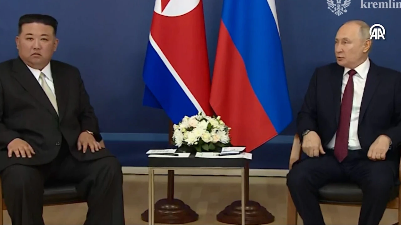 Kuzey Kore lideri Kim Jong-un ve Rusya lideri Vladimir Putin tüm tepkilere rağmen bir arada
