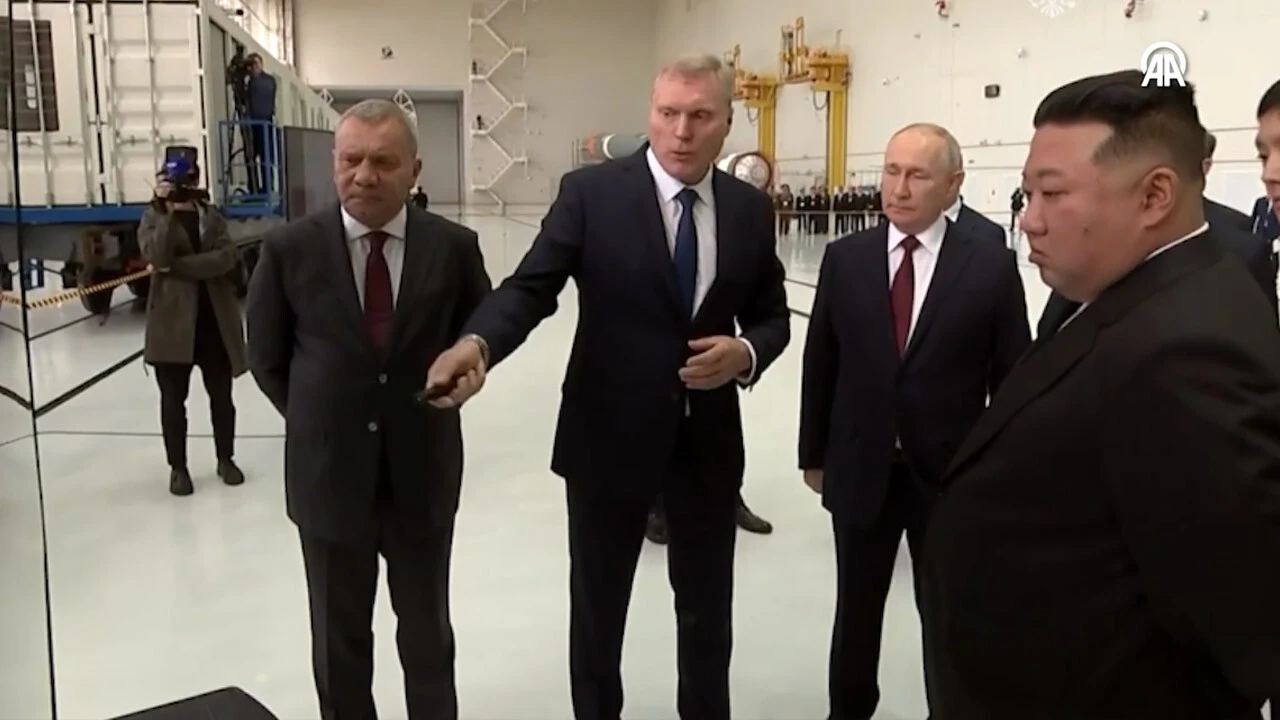 Kuzey Kore lideri Kim Jong-un ve Rusya lideri Vladimir Putin tüm tepkilere rağmen bir arada