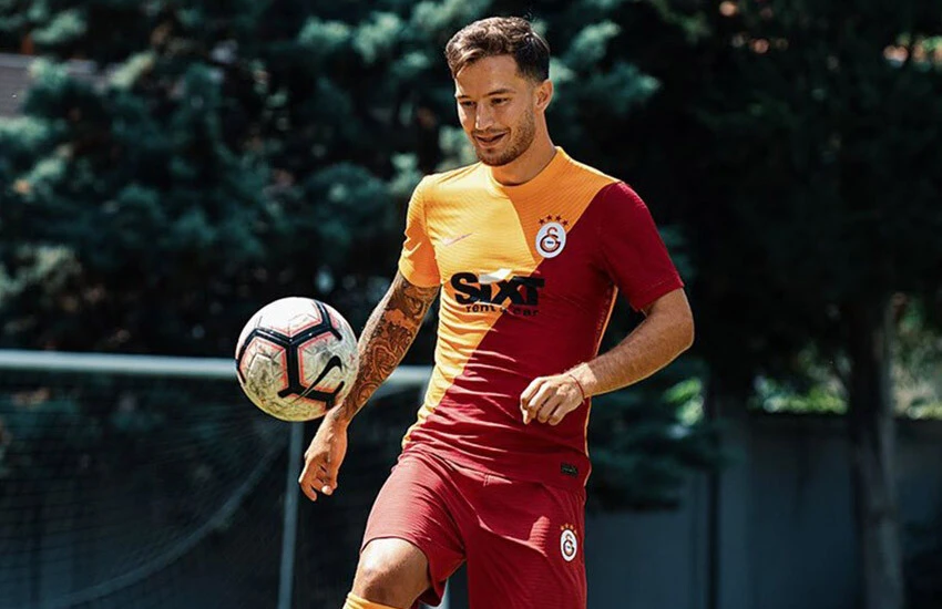 Galatasaray'da ayrılık: Resmen açıklandı