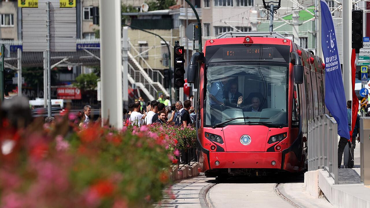 Bursa&#039;da tramvaya ateş eden zanlı tutuklandı