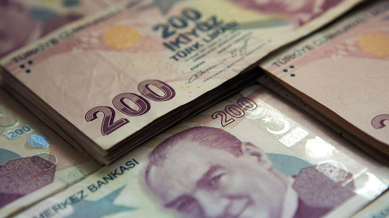 Bütçe, ağustos&#039;ta 51 milyar 270 milyon lira fazla verdi