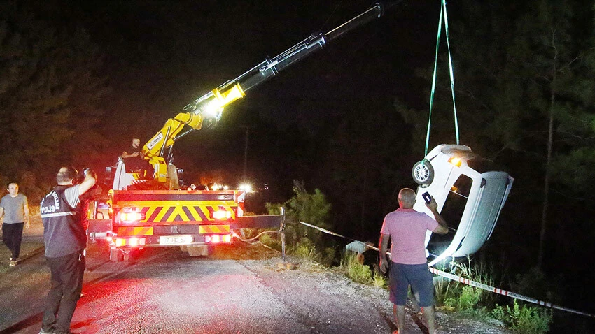 Alanya'da kan donduran olay! Kaza ihbarına giden polisler donup kaldı