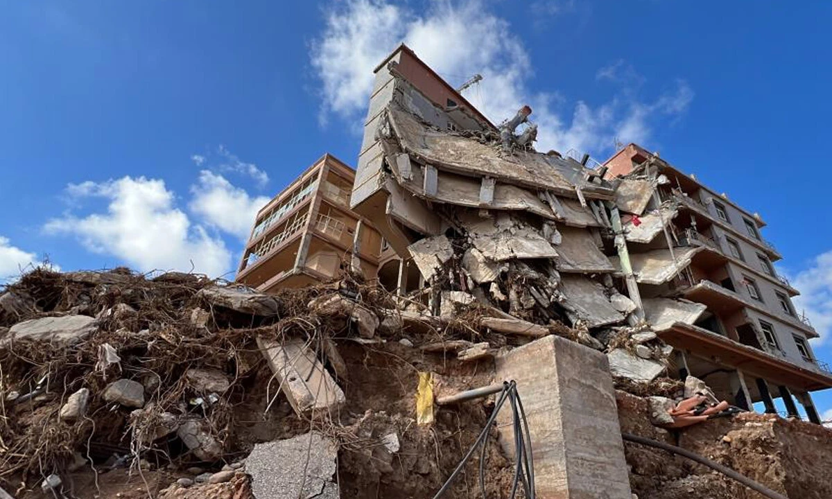 Sel önüne ne kattıysa götürdü! <a href=