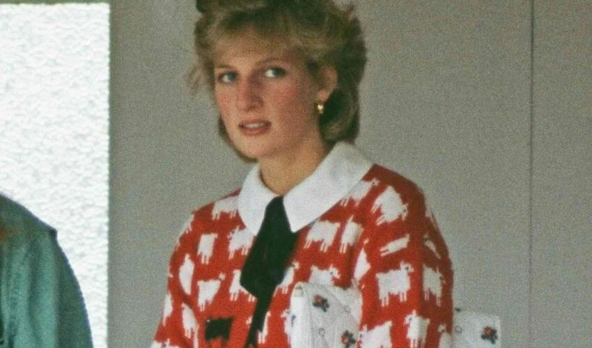 Giysi için ödenen en yüksek fiyat oldu! Diana'nın kazağı satıldı