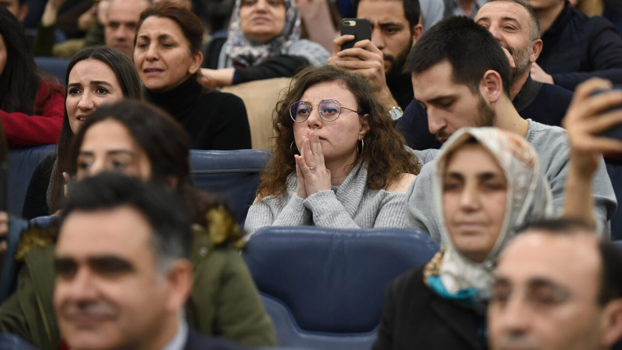 Öğretmen atamasında yeni sistem! Bakan Tekin canlı yayında tek tek anlattı, mülakata dikkat çekti