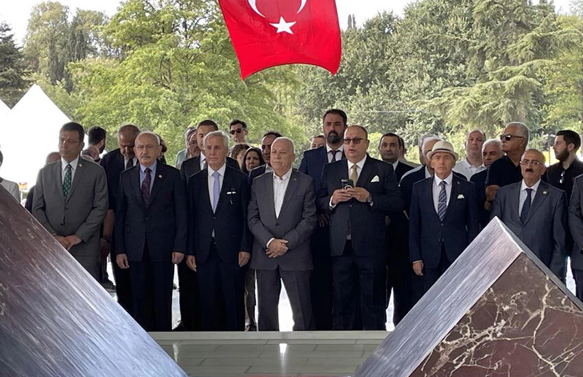 CHP lideri Kılıçdaroğlu'ndan Menderes'in anıt kabrine ziyaret.