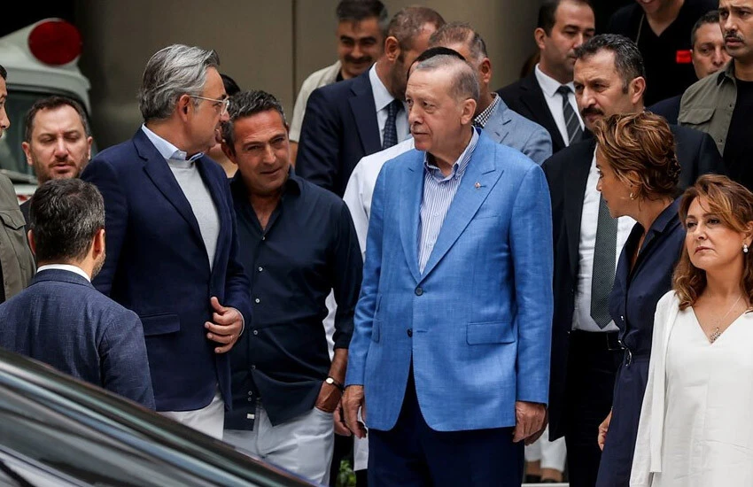 Galatasaray’ın imza töreninde konuşulacak gönderme: Bizim başkanımızın da eli cebinde ama...