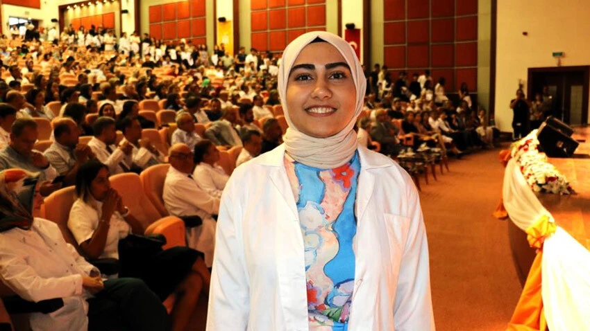 Hademe olarak çalıştığı hastanenin tıp fakültesini kazandı