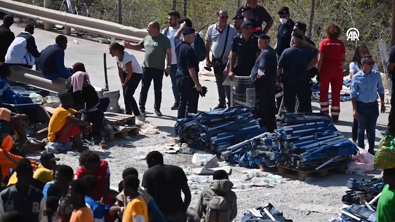 İtalya'nın Lampedusa Adası'na mülteci akınında AB'den destek güvencesi