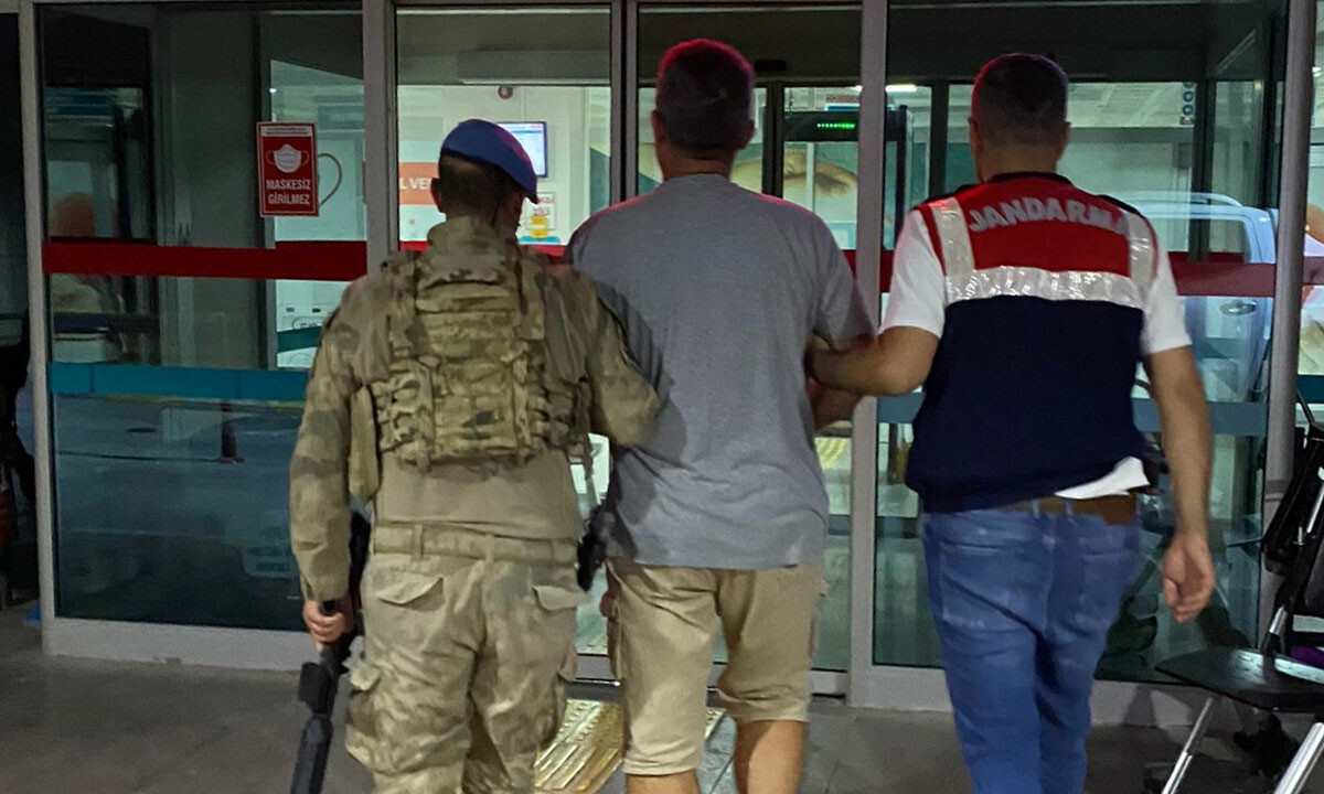 İzmir&#039;de FETÖ&#039;nün TSK yapılanmasına operasyon: Gözaltılar var