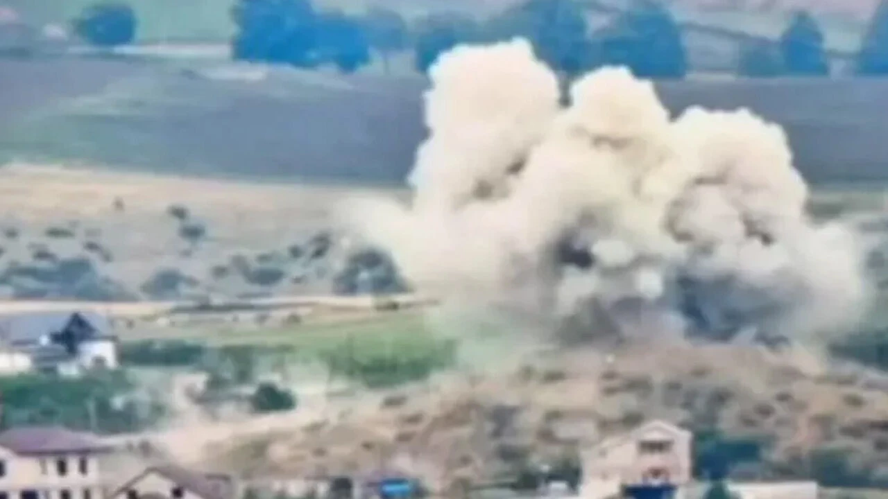 Azerbaycanlı vekilden Ermenistan'a gözdağı: Ya topraklarımızdan çıkacaksınız ya da vura vura çıkartırız