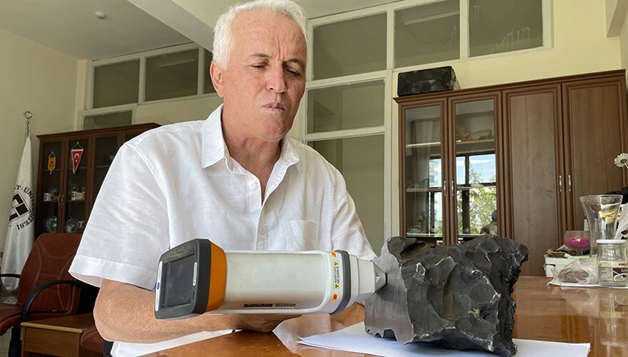 42 yıl önce Ağrı'ya düşen gök taşının sır perdesi aralandı