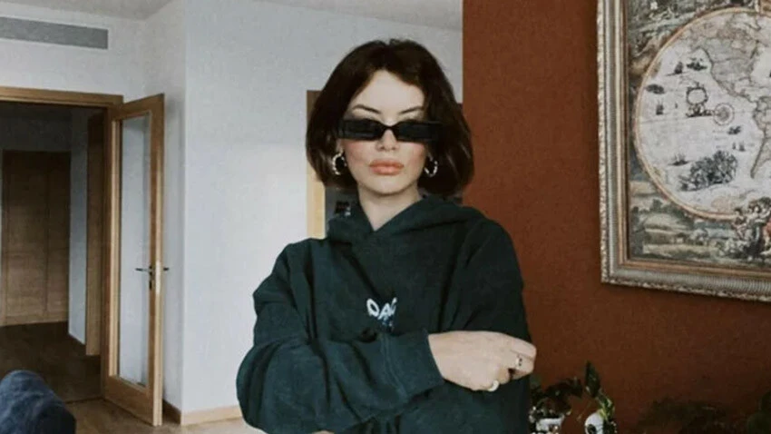 Seray Kaya yeni imajıyla dikkatleri üzerine çekti