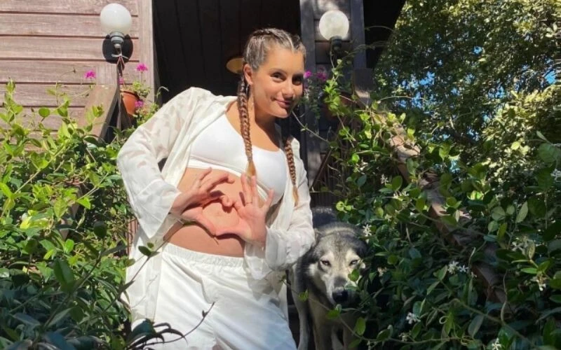 ‘Hamileliğin son anına kadar sahnede olacağım’ diye Atiye ikinci kez anne oldu!