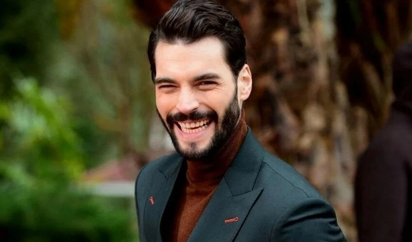 Akın Akınözü'nün yeni projesi belli oldu!