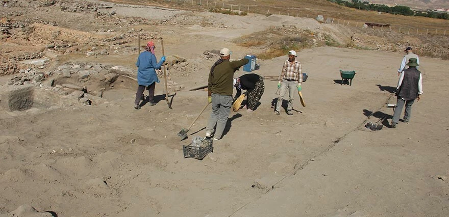 Tam 6 bin yıllık... Kazı esnasında bulundu, resmen kömürleşmiş!