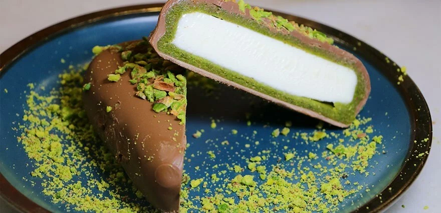 Adanalı tatlıcı keşfetti! Sıcaklarda yok satan dondurma: Yiyen başka dondurmayı ağzına koymuyor