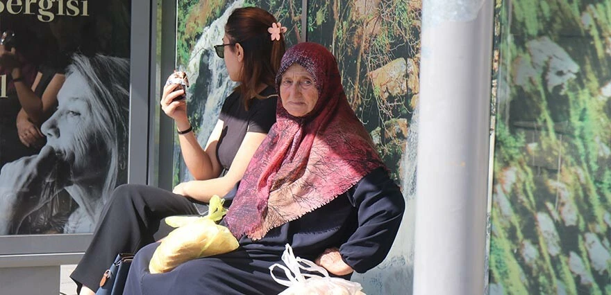 65 yaş üstü de parası olmayan da bu otobüslere ücretsiz binebiliyor! Ankara'daki karara alkışlanacak tepki...