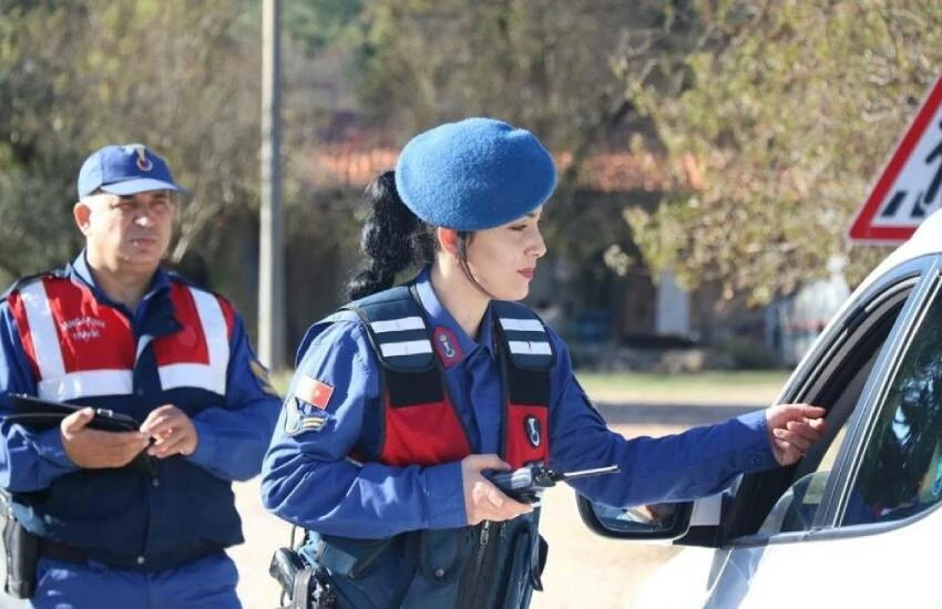 İçişleri Bakanlığı duyurdu! Jandarma 6 bin 940 sözleşmeli uzman erbaş alacak