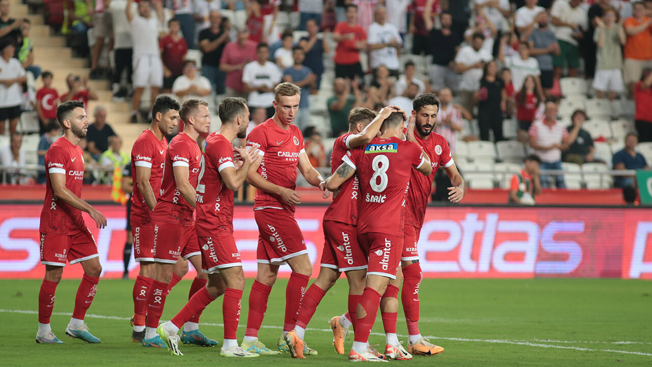 Antalya&#039;da 3 puana 18 dakika yetti! (Maç sonucu: Antalyaspor 2-0 Samsunspor)