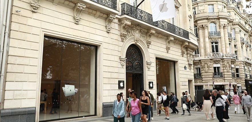 Her şey iPhone 15 için... Bedava dağıtıyorlarmış gibi resmen birbirlerini ezdiler!