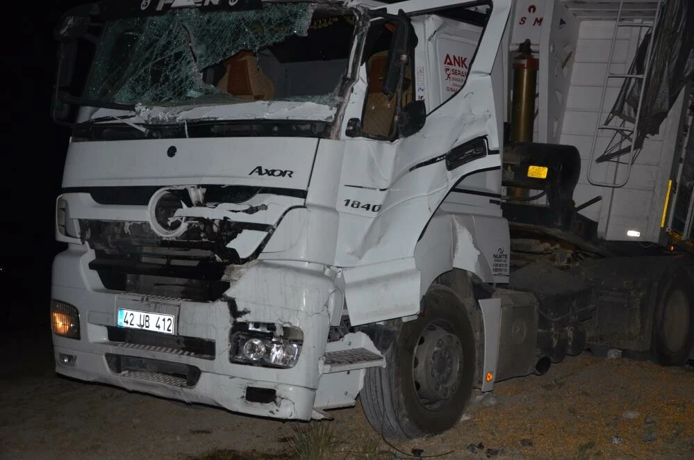 İki tır birbirine girdi korkunç kazada 1 ölü, 1 yaralı