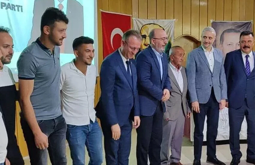 CHP İlçe Başkanı AK Parti’ye katıldı!