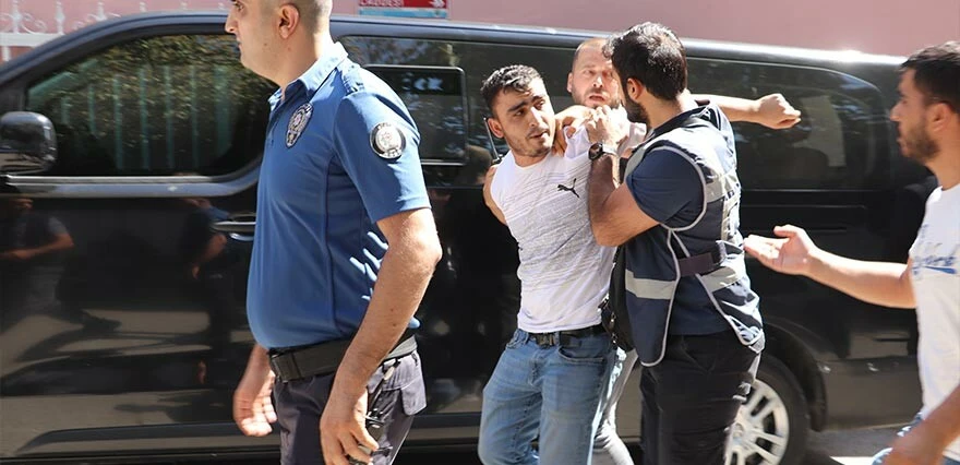 CHP'de oraklı kavga! Kongrede bir anda tansiyon yükseldi, ortalık savaş alanına döndü