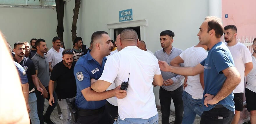 CHP'de oraklı kavga! Kongrede bir anda tansiyon yükseldi, ortalık savaş alanına döndü