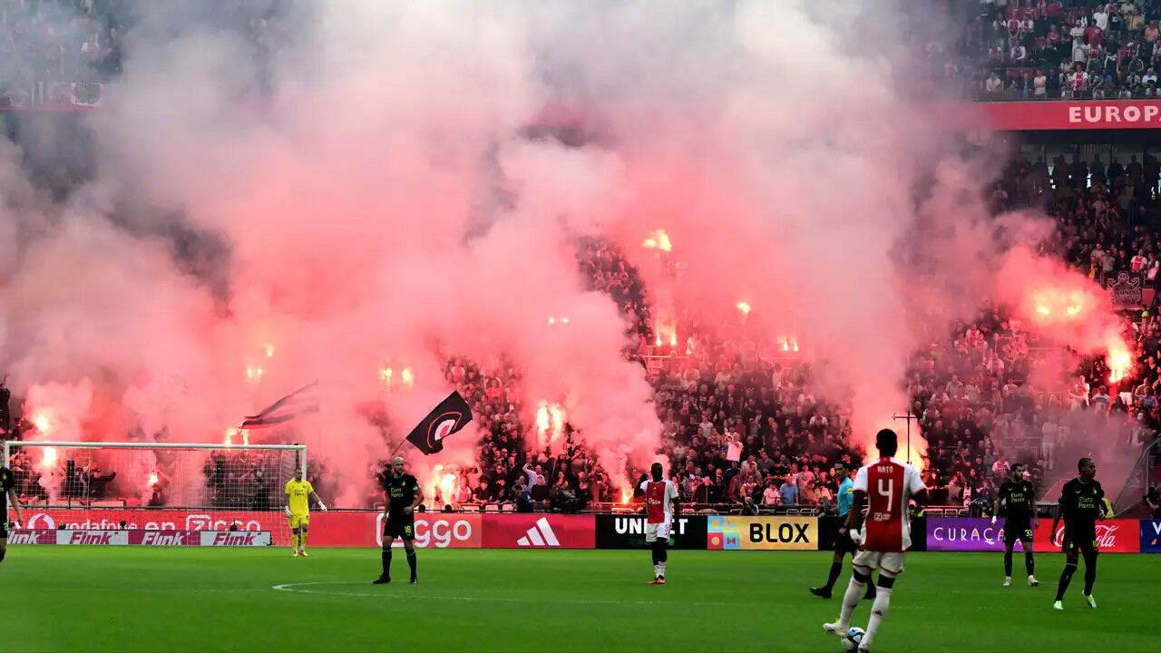 Hollanda derbisine taraftar engeli! Ajax-Feyenoord maçı ertelendi