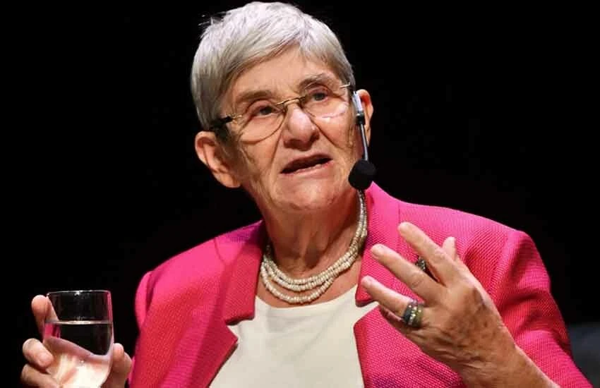 Canan Karatay, ekmek yerine <a href=