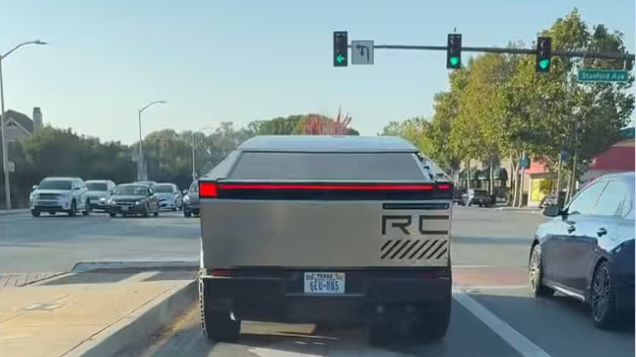 Arkadan direksiyon mu? Tesla Cybertruck’ın dikkat çeken yeni görüntüsü paylaşıldı