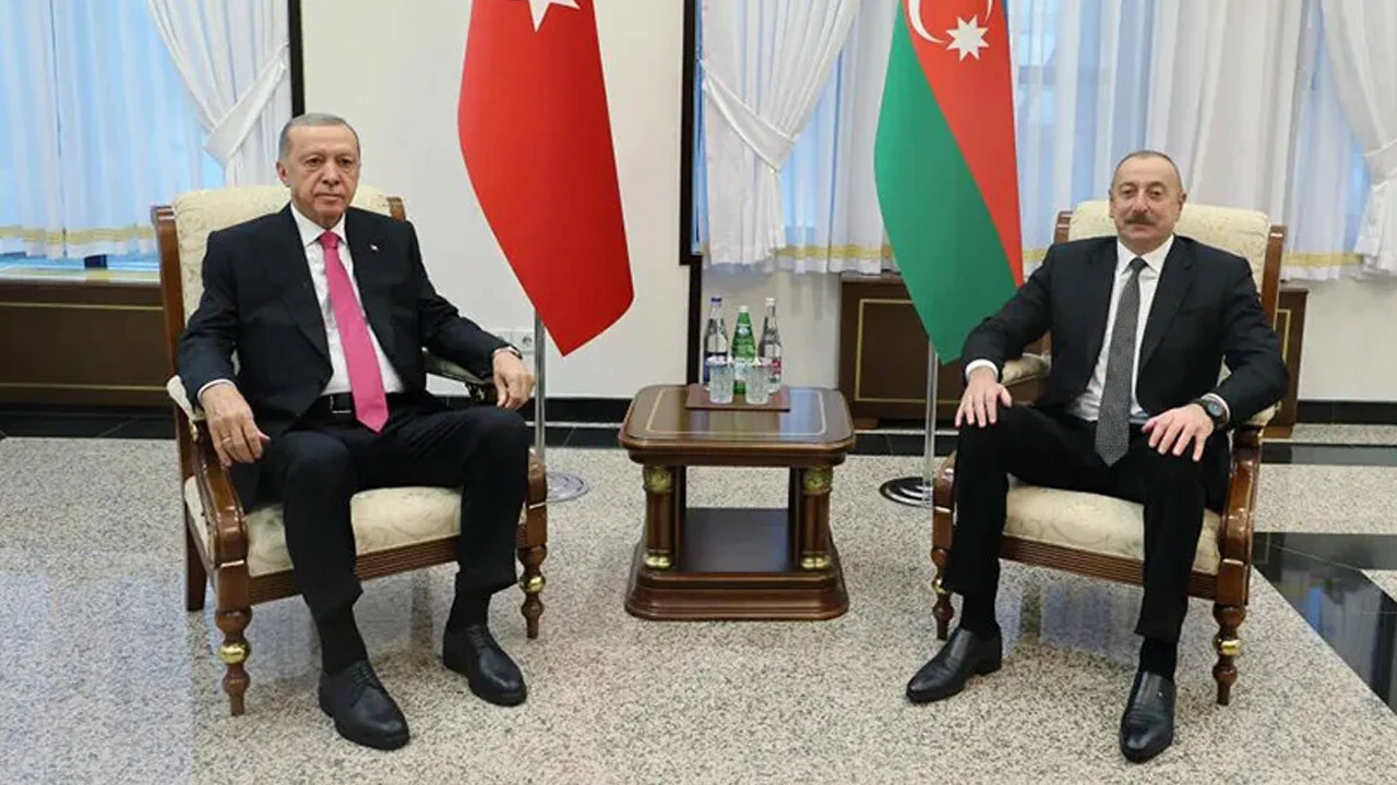 Cumhurbaşkanı Erdoğan'a Aliyev'den samimi uğurlama