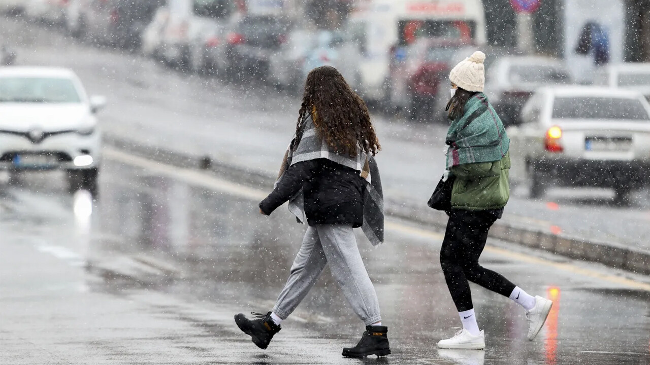 Montları çıkarma zamanı! Soğuk hava geliyor... Meteoroloji tarih vererek uyardı! Bugün hava nasıl olacak? İstanbul, Ankara, İzmir ve il il 25 Eylül hava durumu