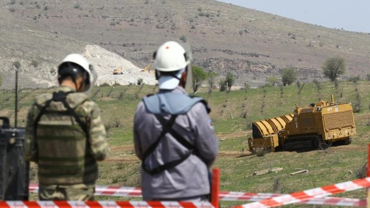 Azerbaycan&#039;dan 2 şehit haberi daha! Ermeni mayını patladı