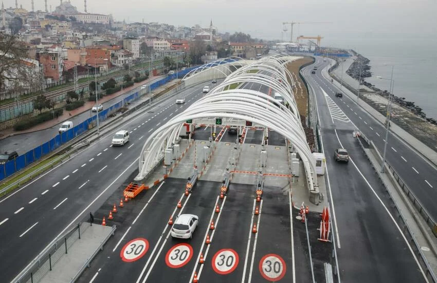 Bakan Uraloğlu duyurdu: YHT 52 şehre daha ulaşacak!