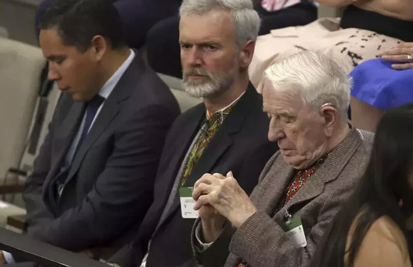 Nazi skandalı istifa getirdi: Parlamentoda 'kahraman' edasıyla alkışlanmasına tepki yağdı