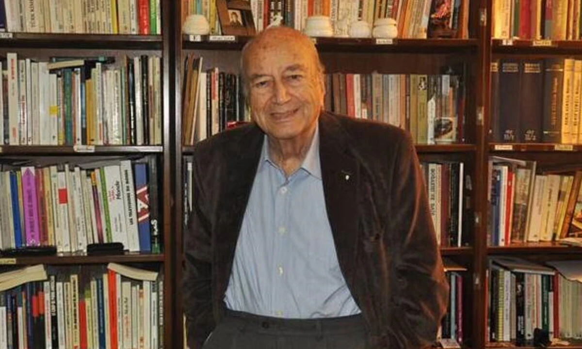 Son dakika! Gazeteci ve yazar Hıfzı Topuz hayatını kaybetti