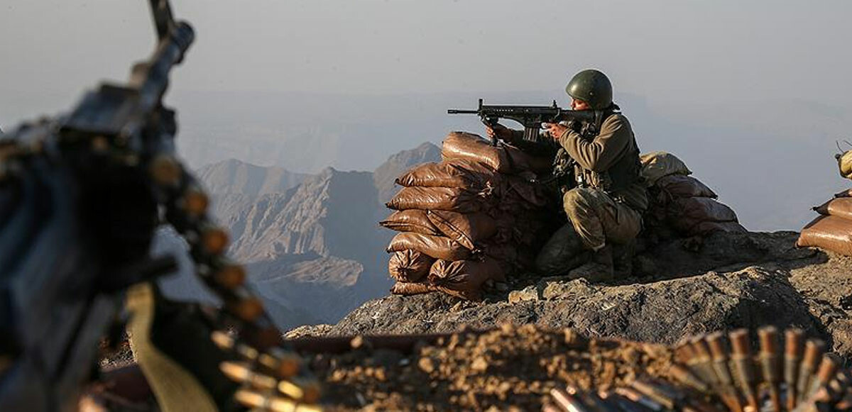 Son dakika! Mehmetçik&#039;ten PKK&#039;ya darbe: Suriye&#039;de 2 terörist öldürüldü