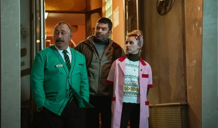 Cem Yılmaz'ın lansman heyecanı! Mikrofonu kimseye bırakmadı