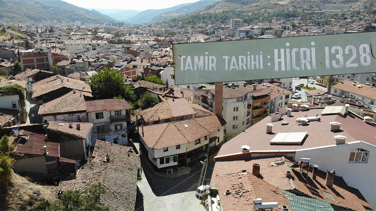 Türkiye&#039;de eşi benzeri olmayan cami! Tam 5 asırdır ayakta... Öyle bir yere yapılmış ki gören şaşırıyor